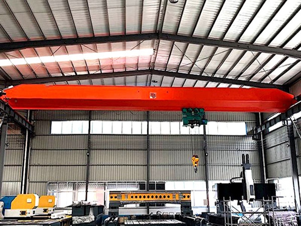 仓库仓储为何青睐单梁起重机的空间利用率